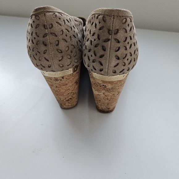 Jimmy Choo Tan Suede Lazer Cut Cork Flatform Shoes - Picture 7 of 8